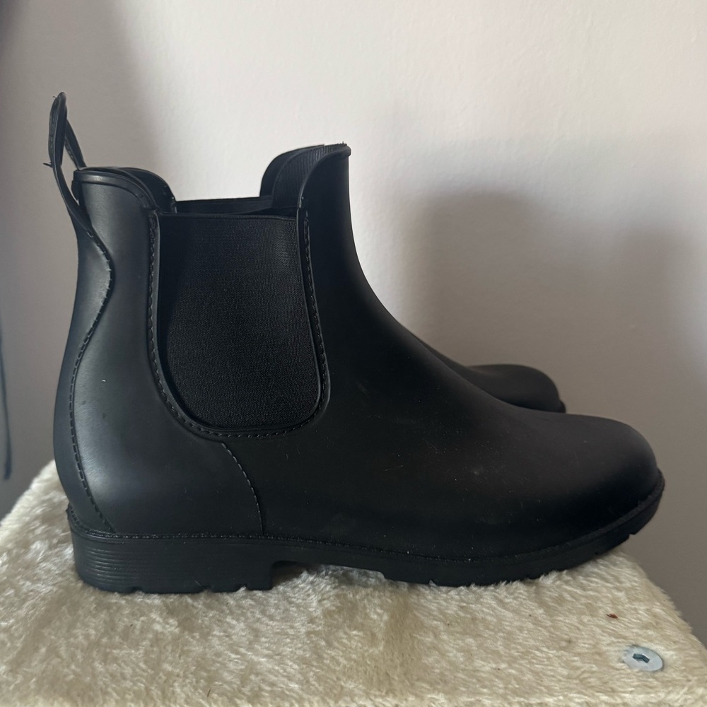 Old Navy Black Chelsea Rain Boots